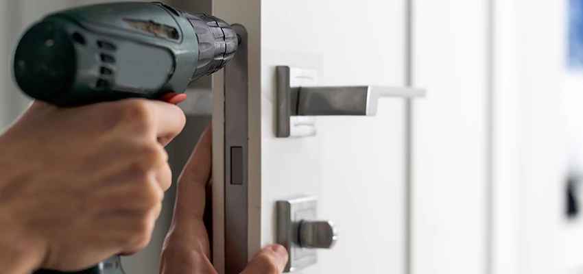 Locksmith For Lock Replacement Near Me in Vincent, CA