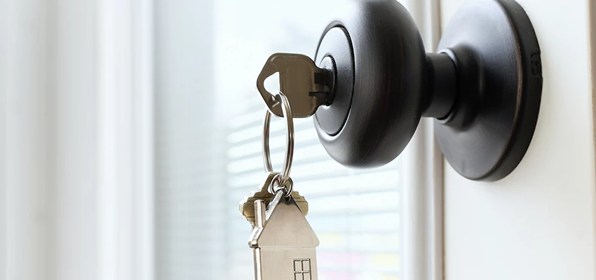 Bifold Door Knob Replacement in Vincent, California